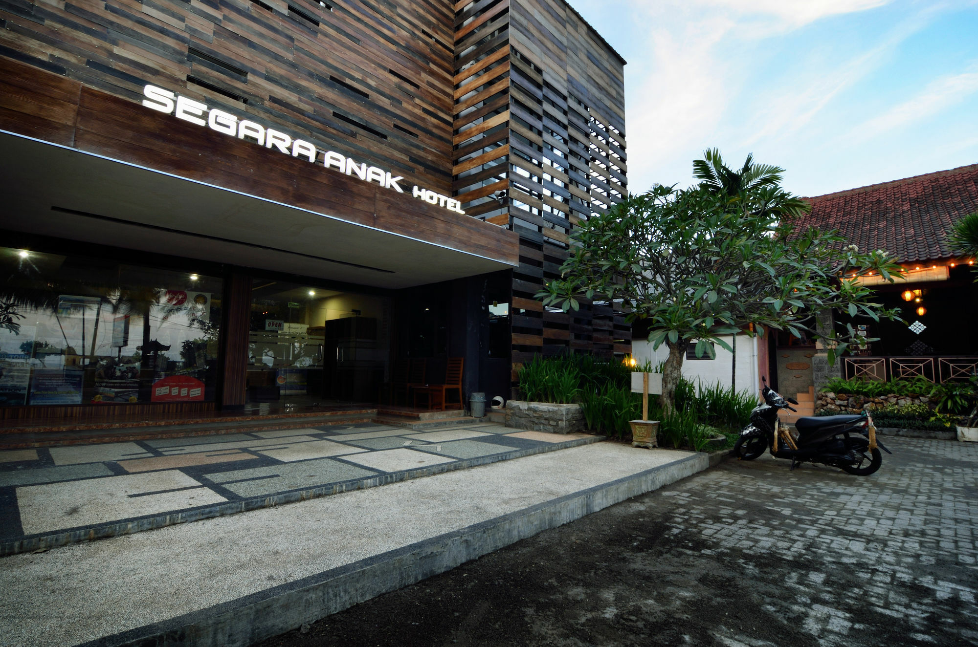 Segara Anak Bungalow & Restaurant Kuta (Lombok) Exterior foto